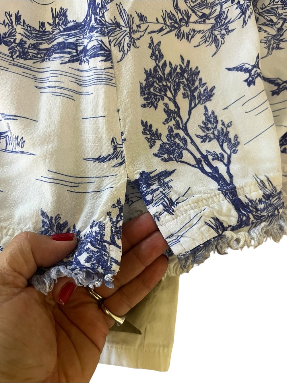 Umgee Sleeveless White Dress with Blue Toile Print size L - Picture 13 of 14